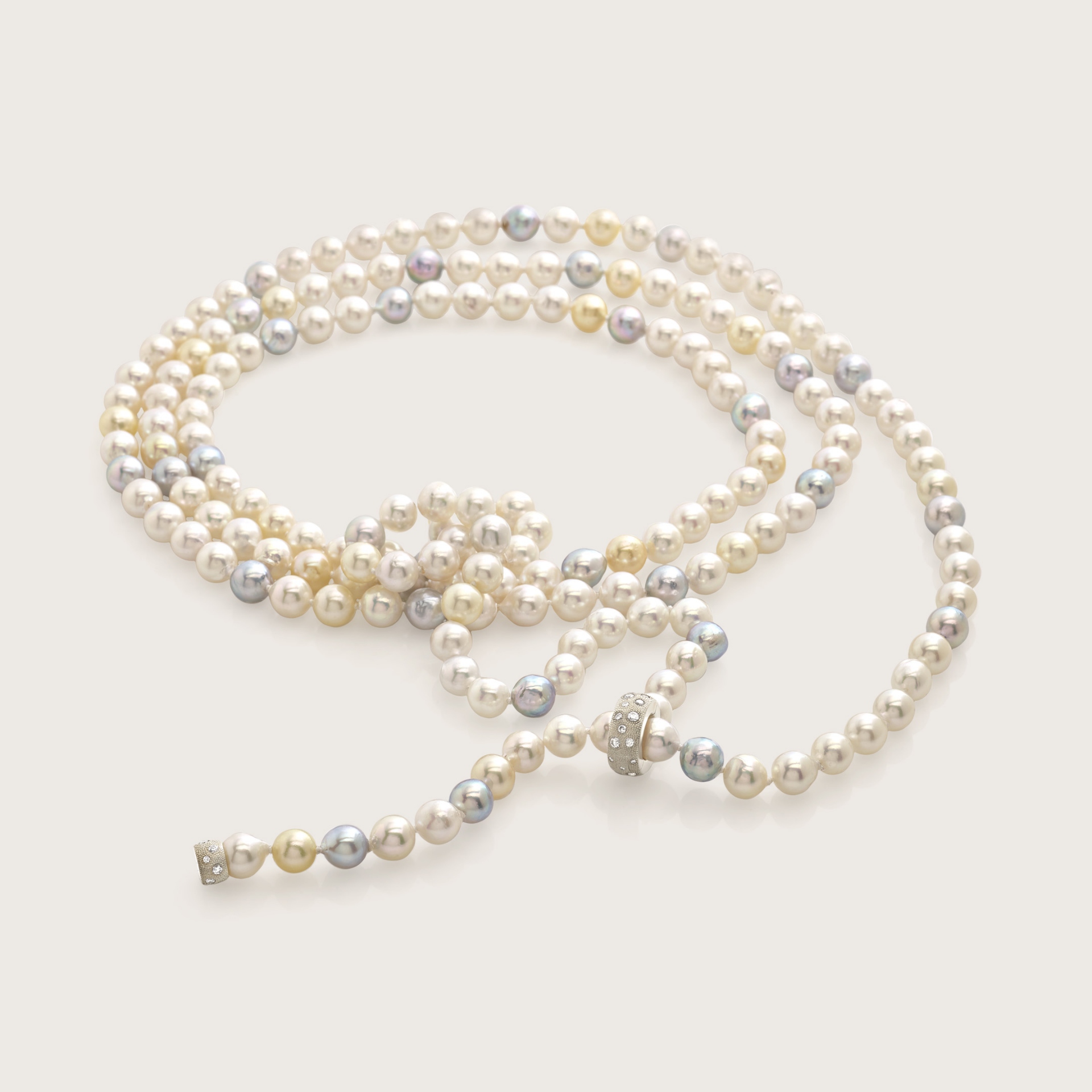 Collana a due fili di perle con distanziatori/chiusure in oro bianco e diamanti | Il Ponte Casa d'Aste