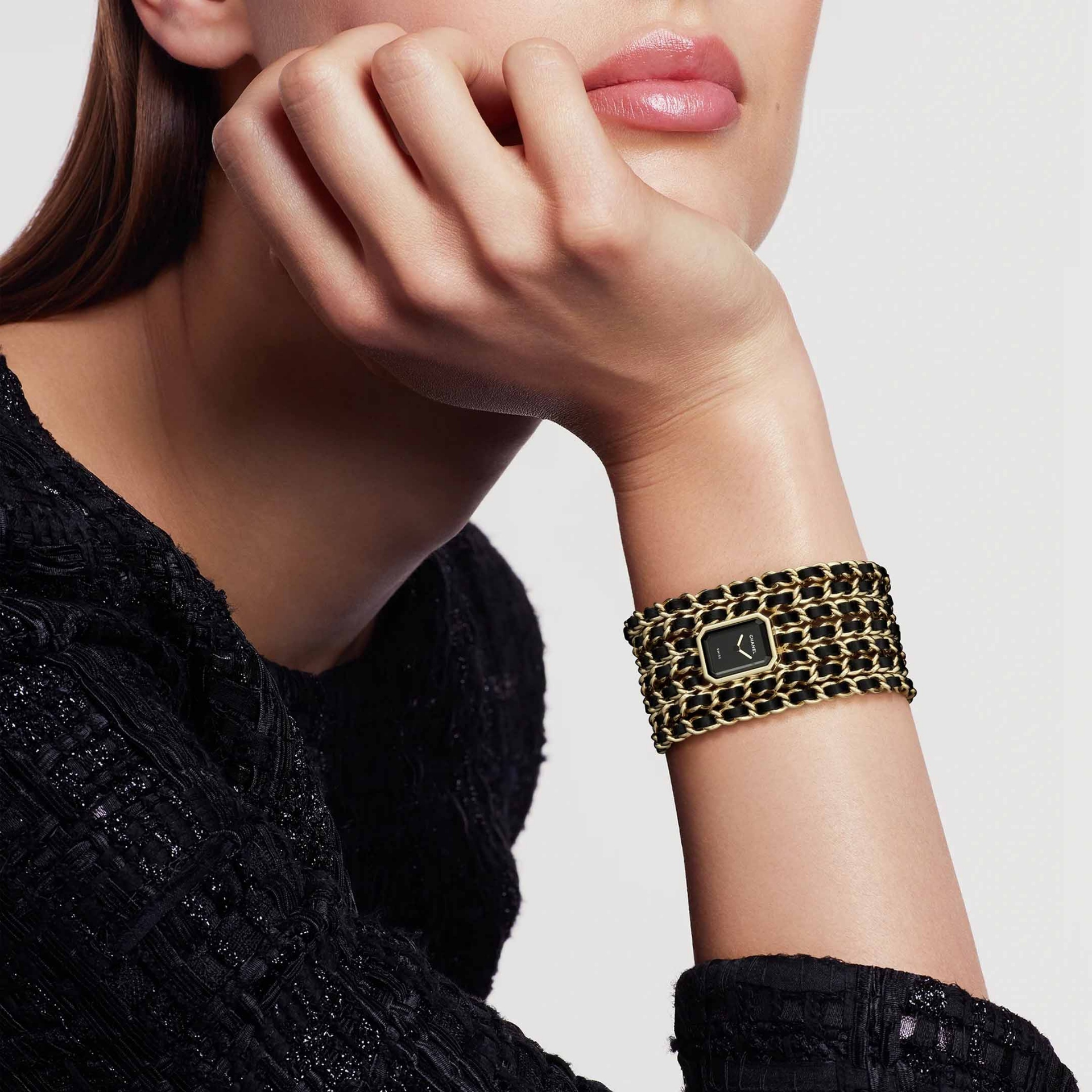Buy your Chanel Première Manchette 19.7 x 15.2 MM H9861 safely at