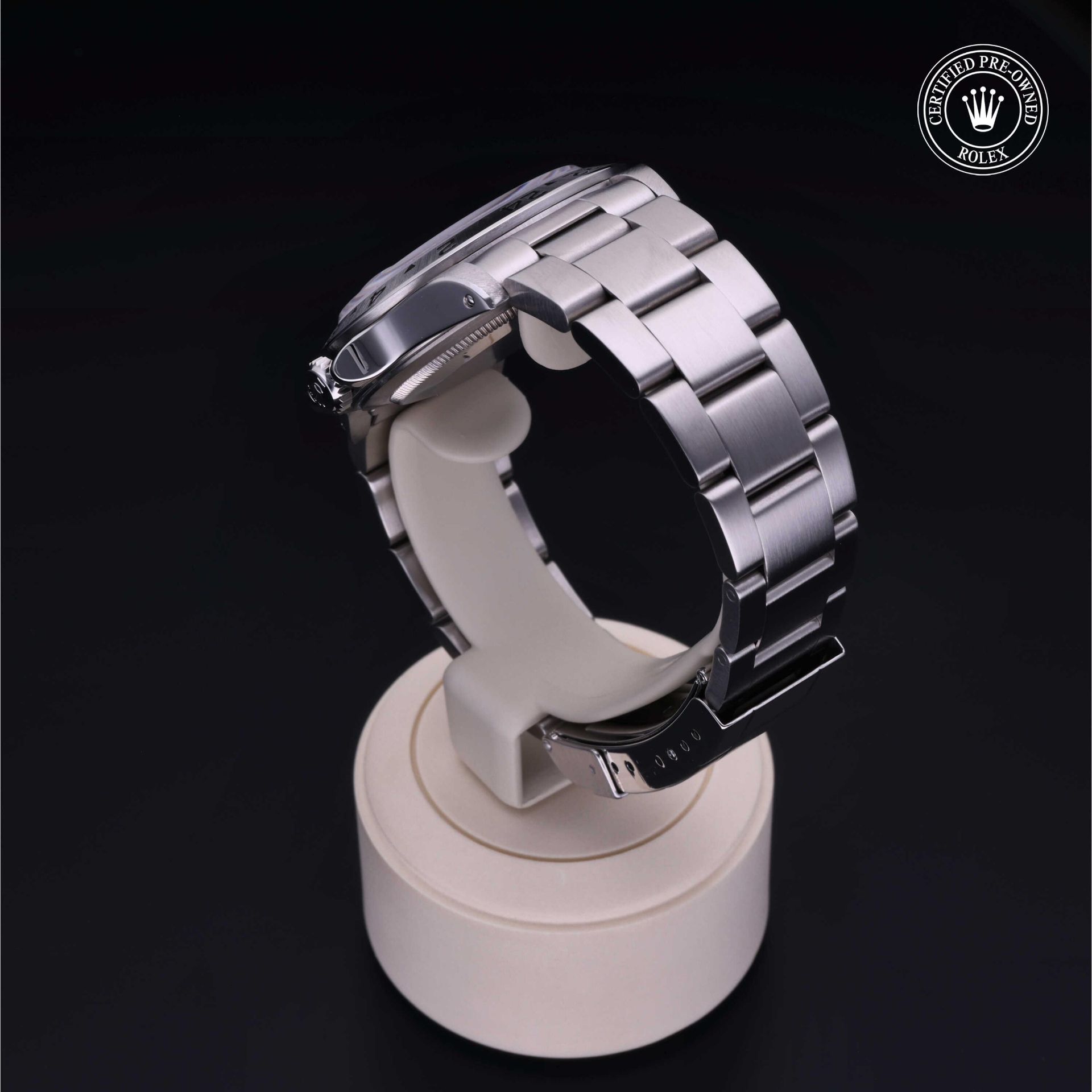 Rolex Explorer II 40 mm 16570 17