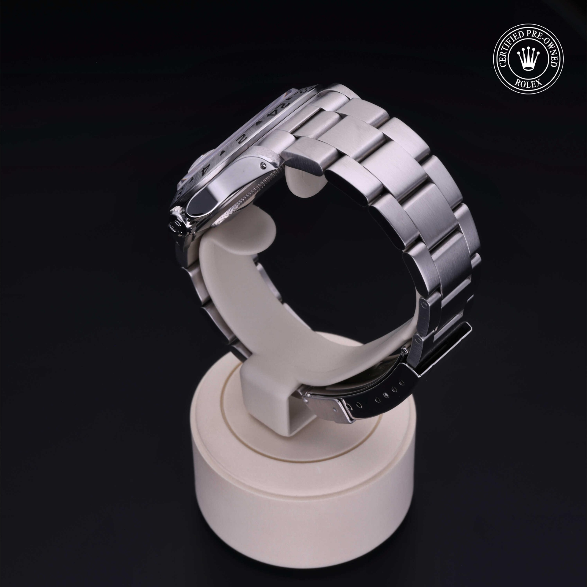 Rolex Explorer II 40 mm 16570 16