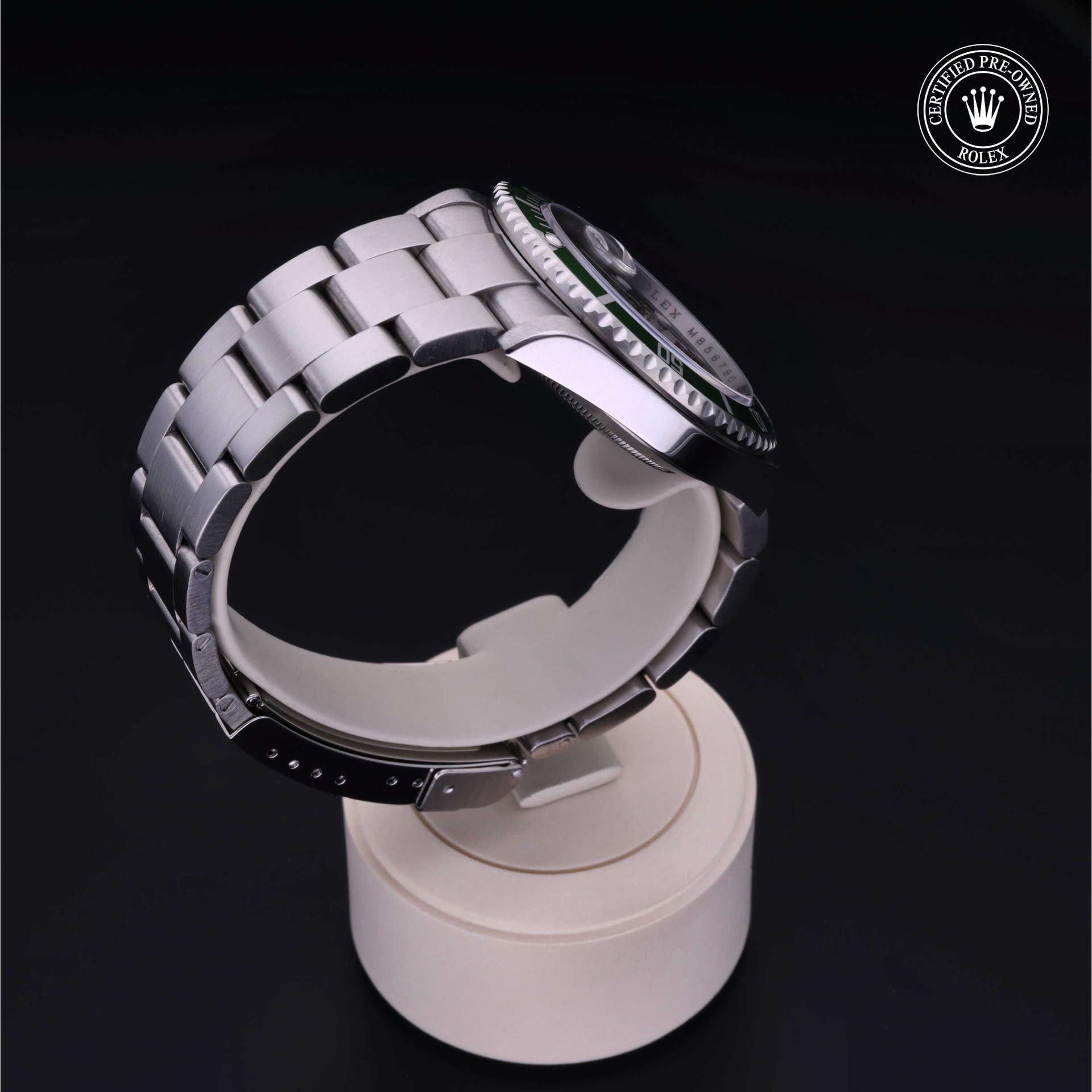Rolex Submariner Date 40 mm 16610LV 28