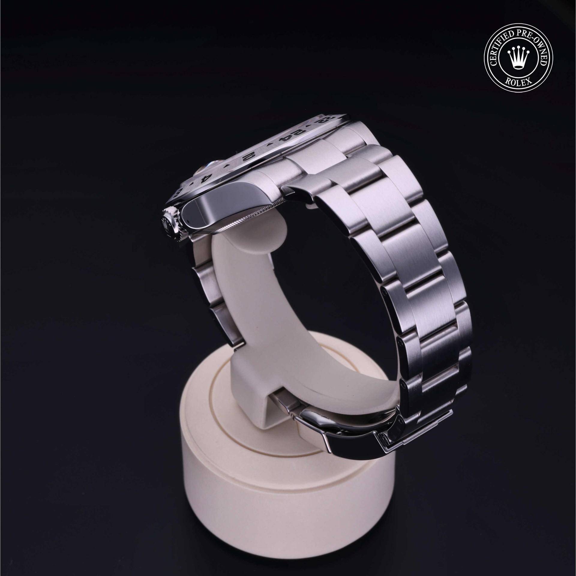 Rolex Explorer II 42 mm 216570 17