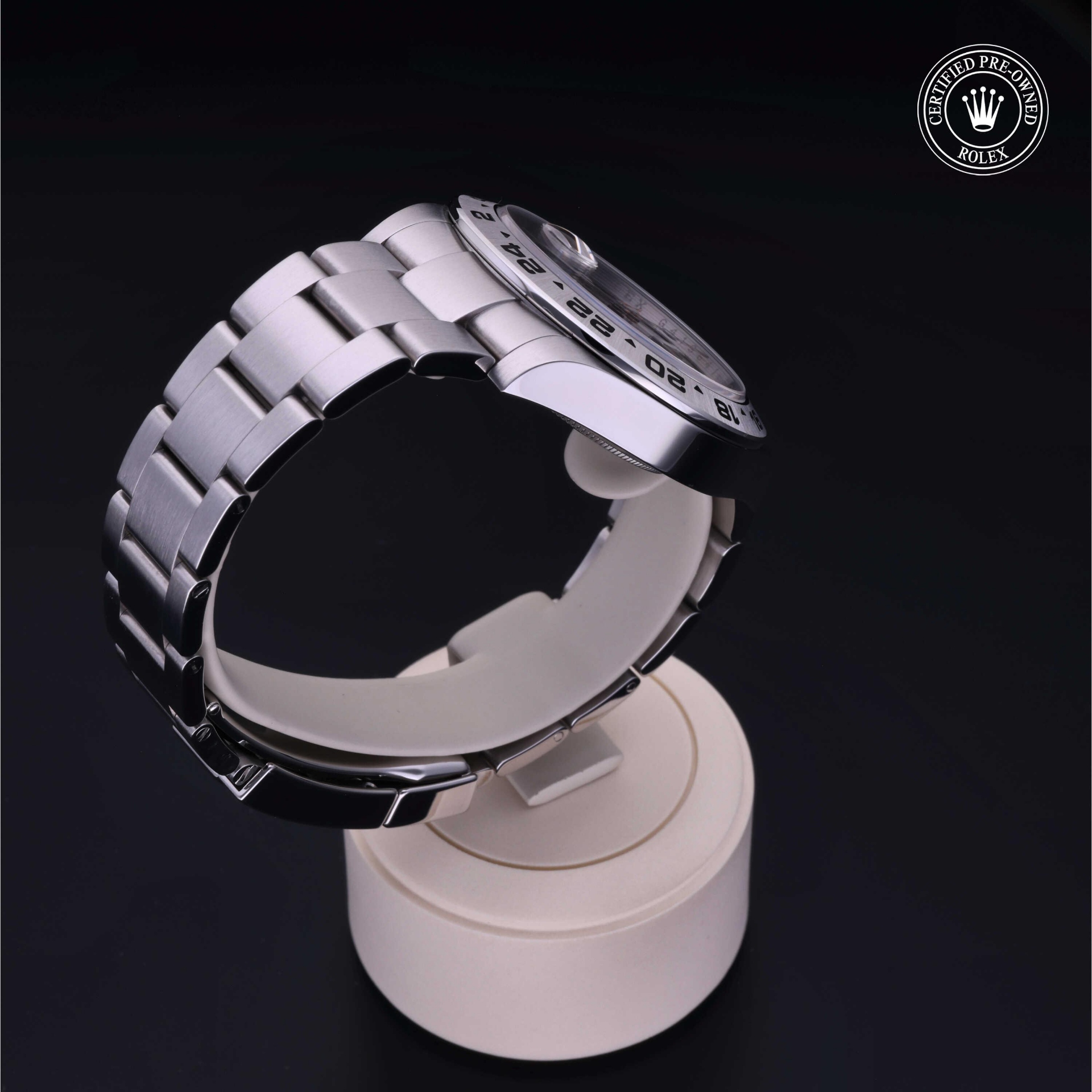 Rolex Explorer II 42 mm 216570 27