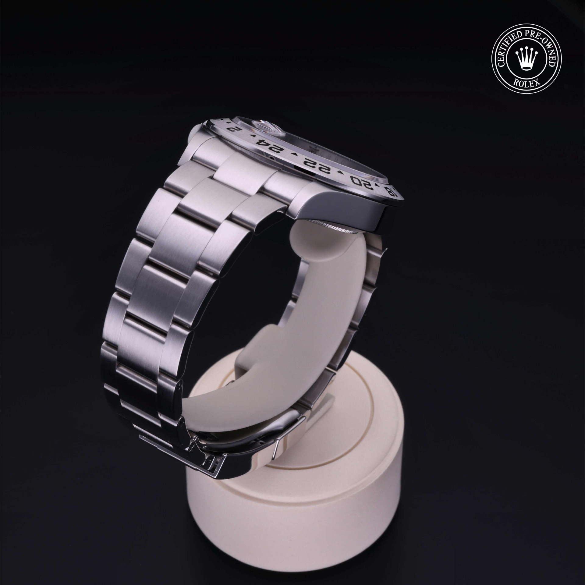 Rolex Explorer II 42 mm 226570 25