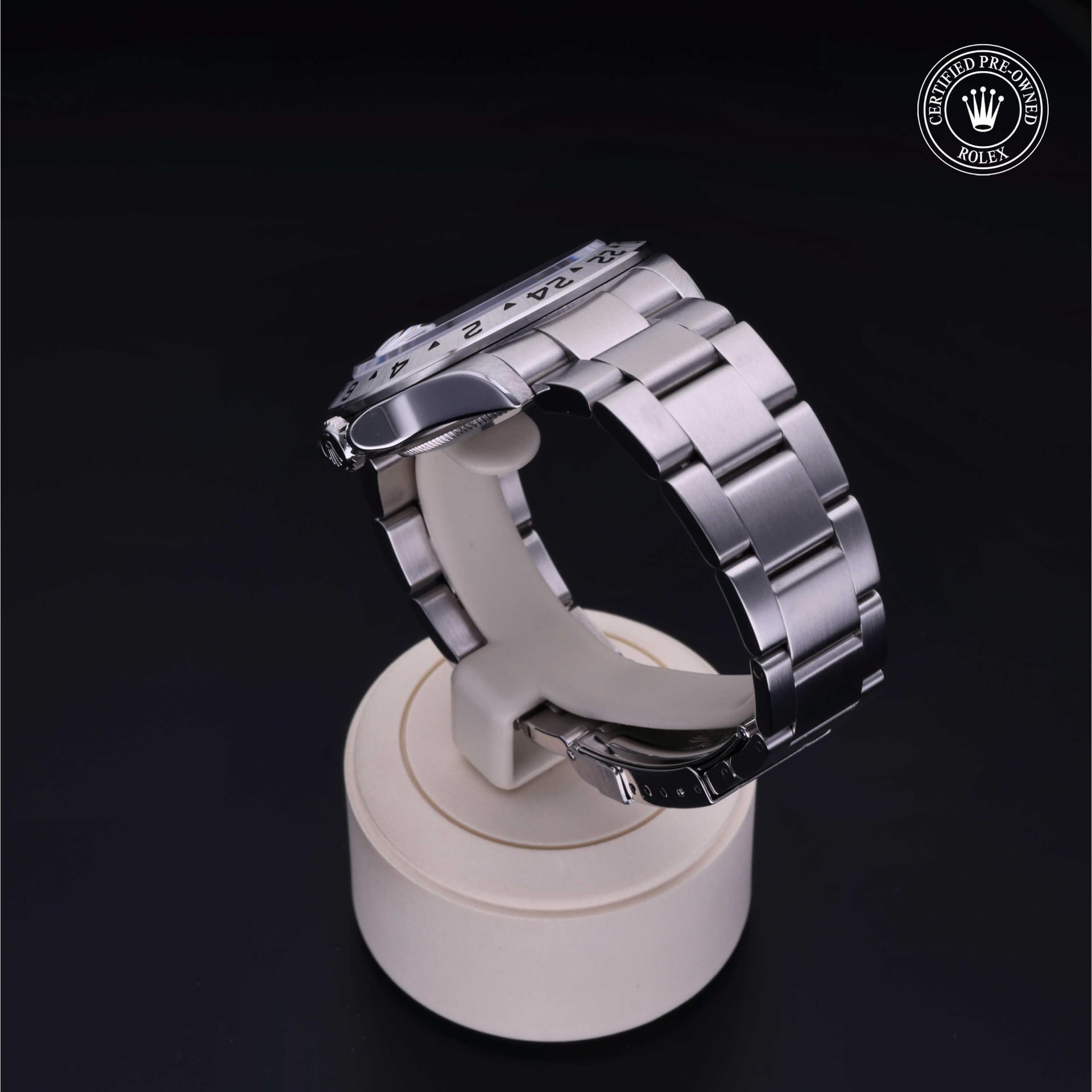 Rolex Explorer II 40 mm 16570 17