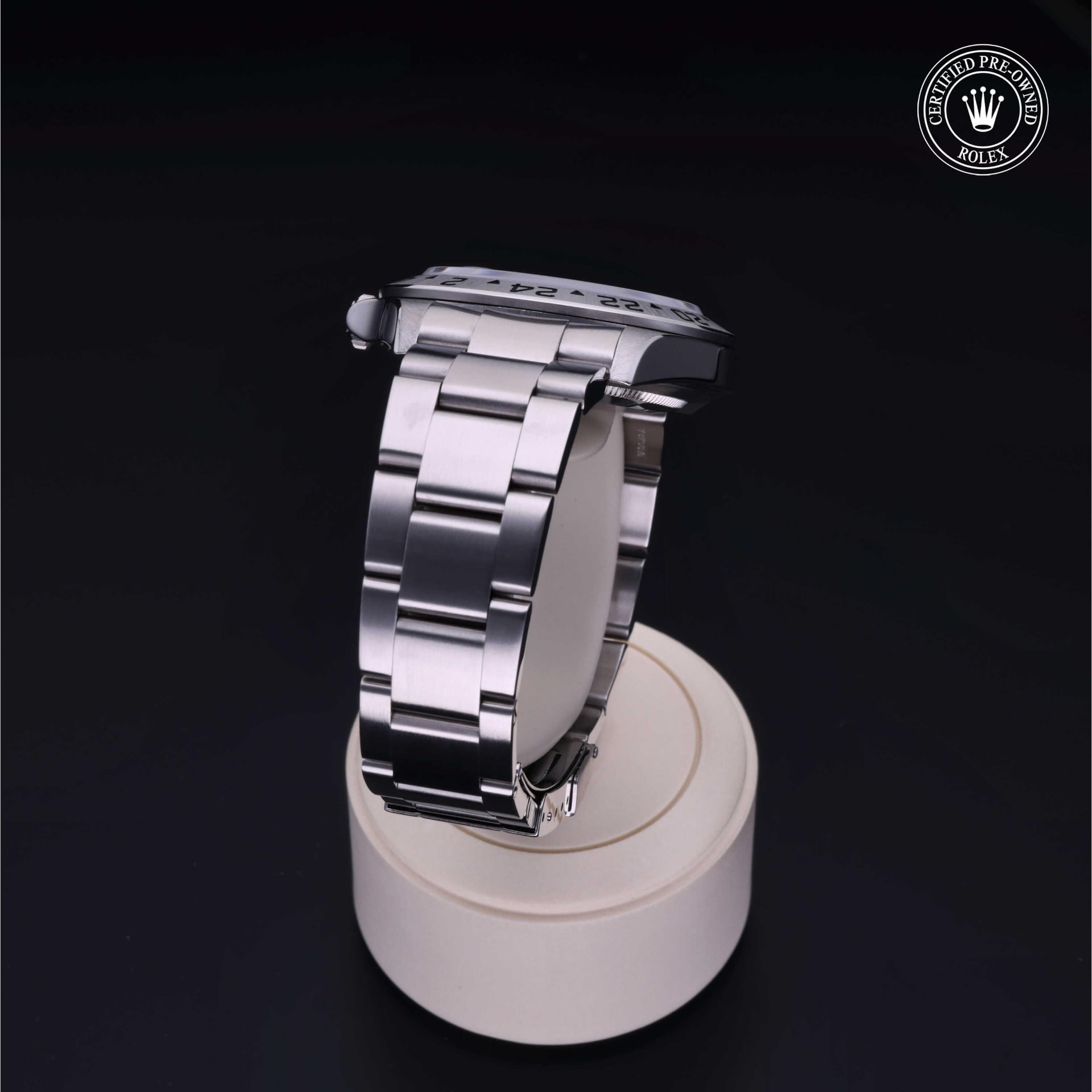 Rolex Explorer II 40 mm 16570 23