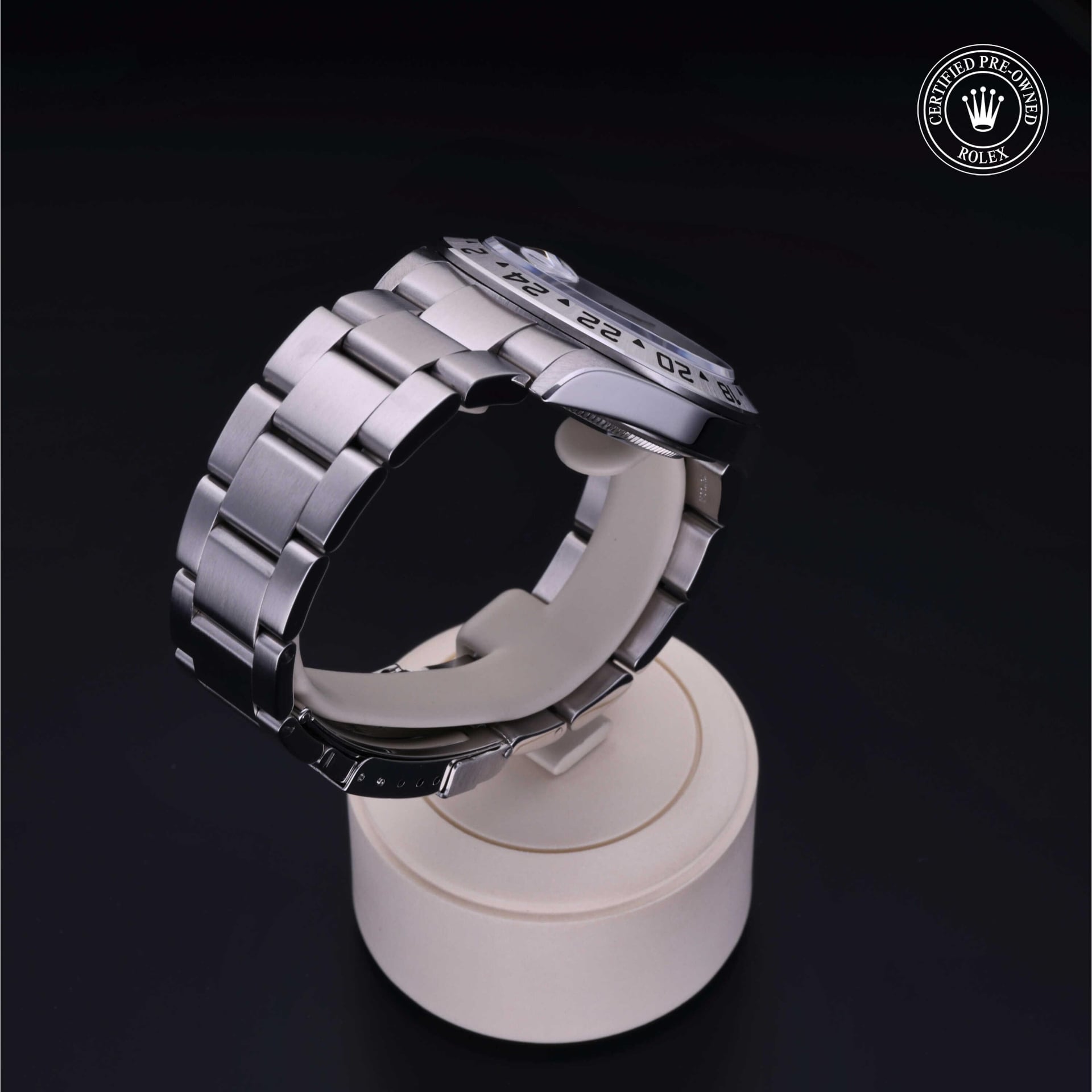 Rolex Explorer II 40 mm 16570 26