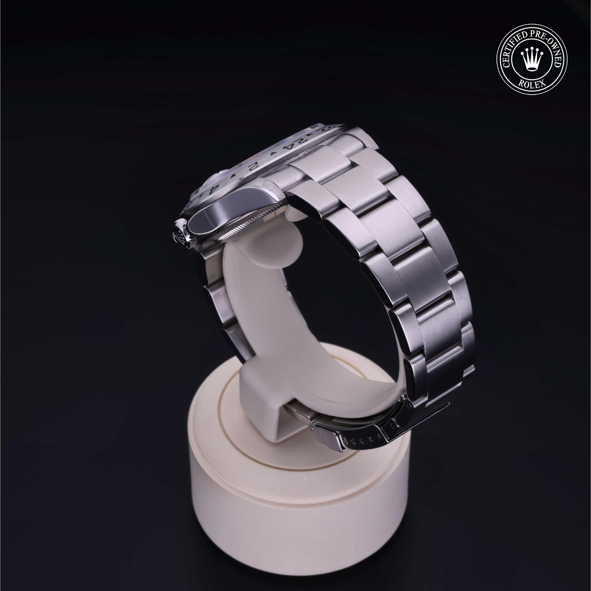 Rolex Explorer II  40 mm 16570 17