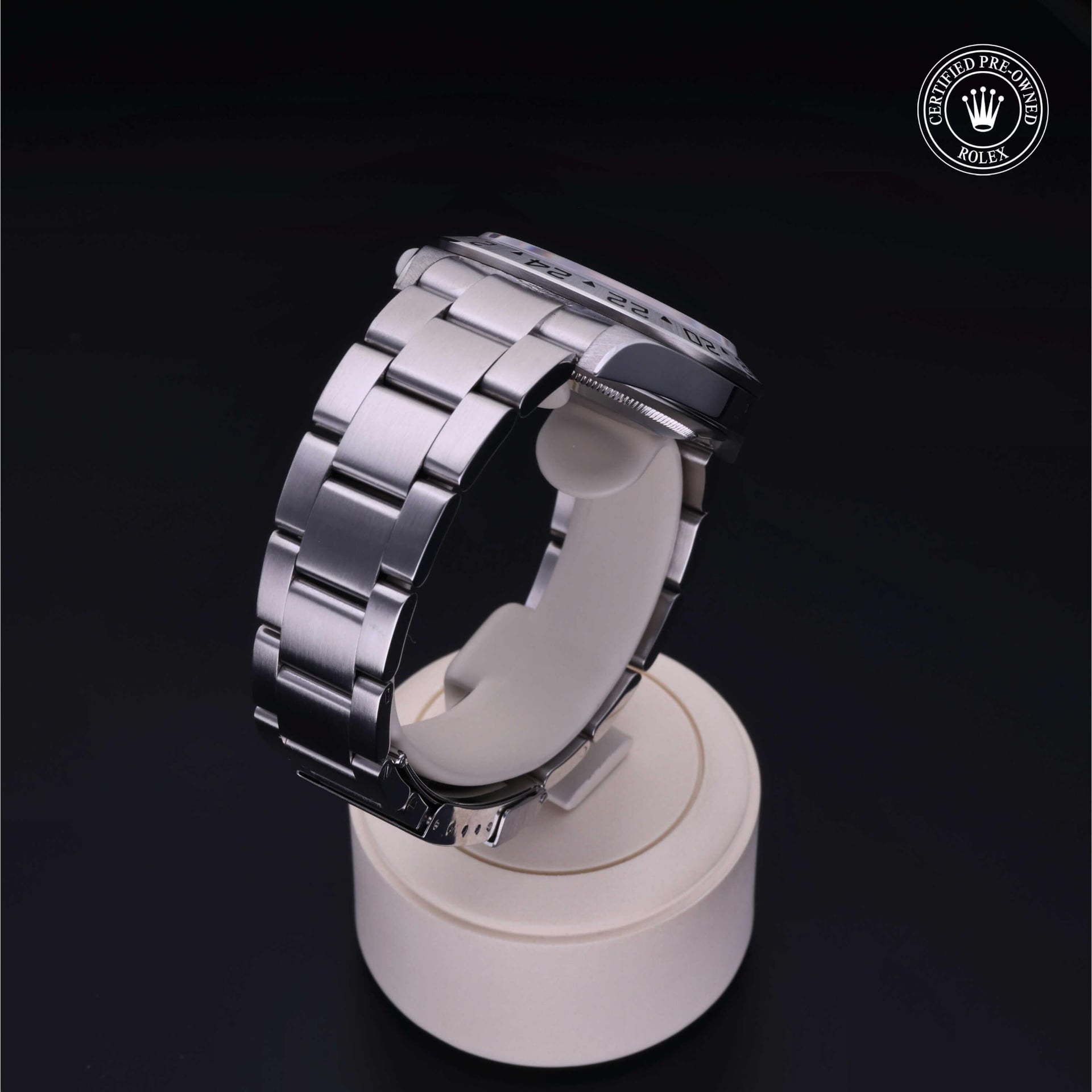 Rolex Explorer II  40 mm 16570 25