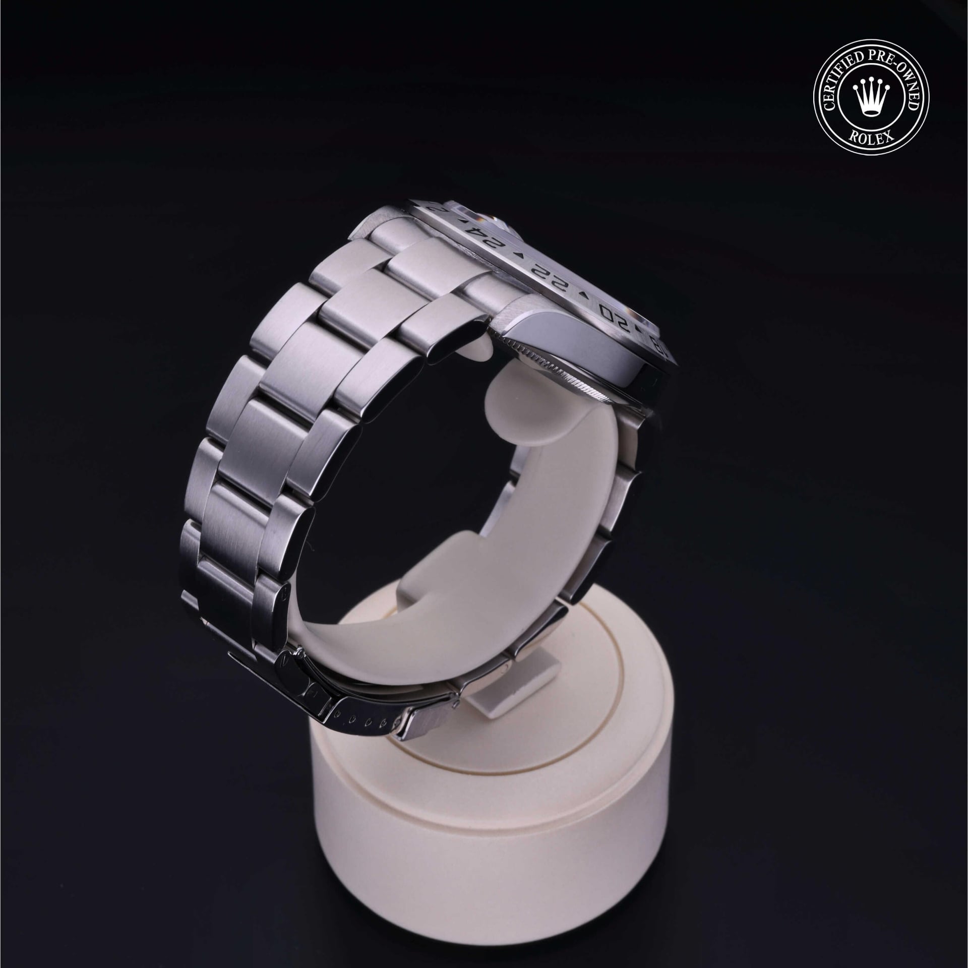 Rolex Explorer II  40 mm 16570 26