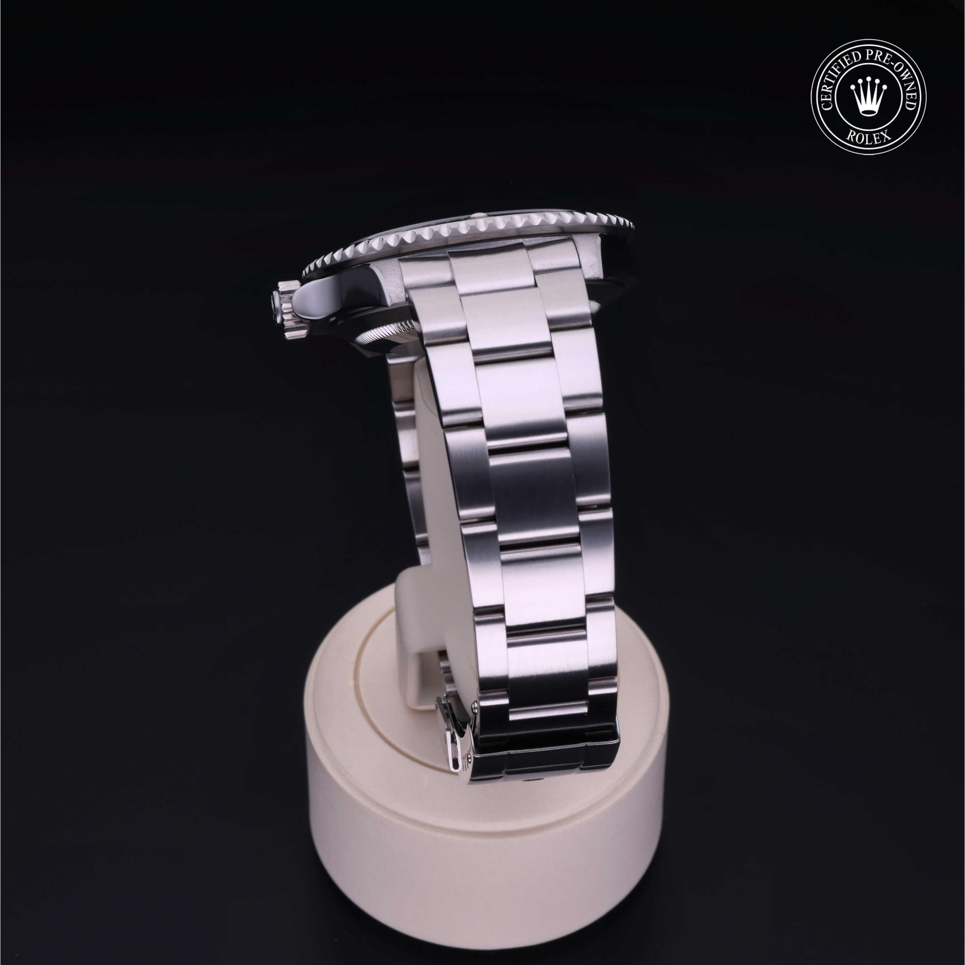 Rolex Submariner Date 40 mm 16610LV 18